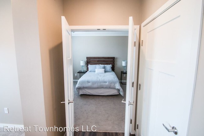 Building Photo - 4977 30th Ave S