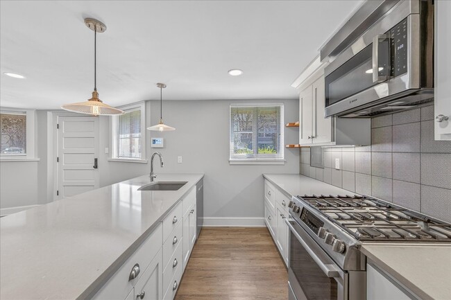 Building Photo - 1705 NW 25th Ave