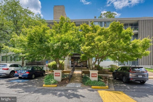 Building Photo - 4420 Briarwood Ct N