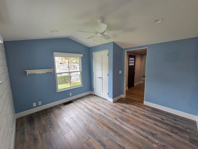 Building Photo - 2 Bedroom, 2 Bath House Near the Beach