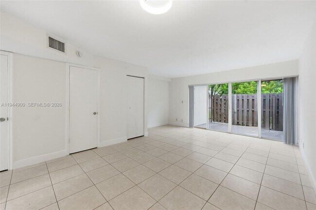 Building Photo - 3003 NW 5th Terrace