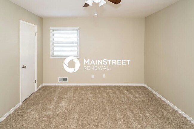 Building Photo - 3 Bedroom Pet-Friendly Home in Birmingham, AL with Main Street Renewal