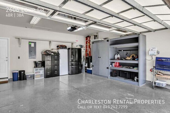 Building Photo - 2606 Lohr Dr