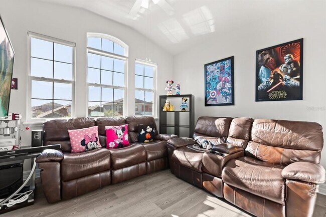 Building Photo - 2417 Chateau Lp