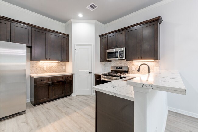 Building Photo - 9606 Champion Heavens Dr