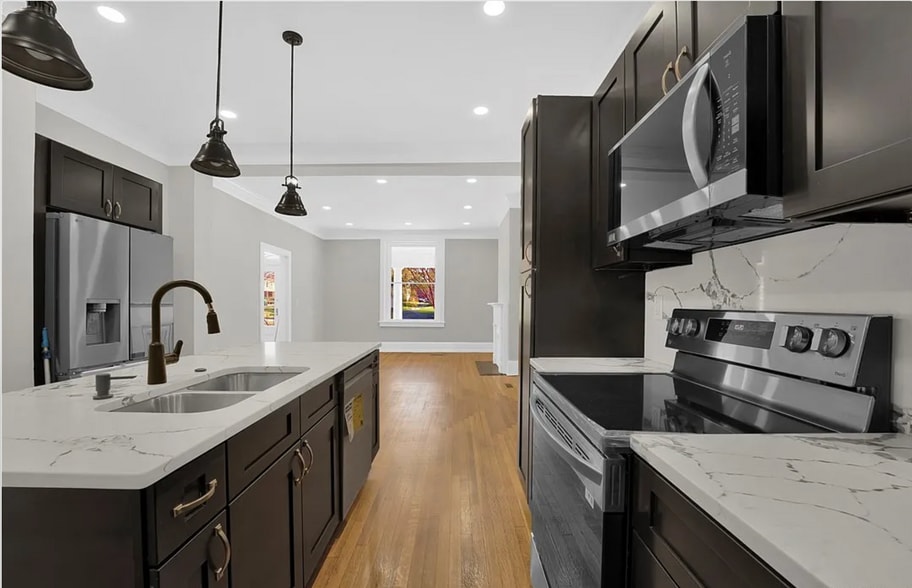 Building Photo - 507 W Washington St