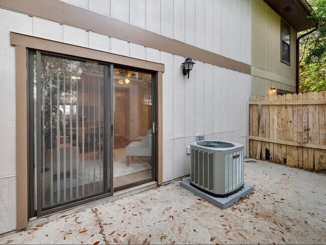 Building Photo - 3296 Nekoma Ln