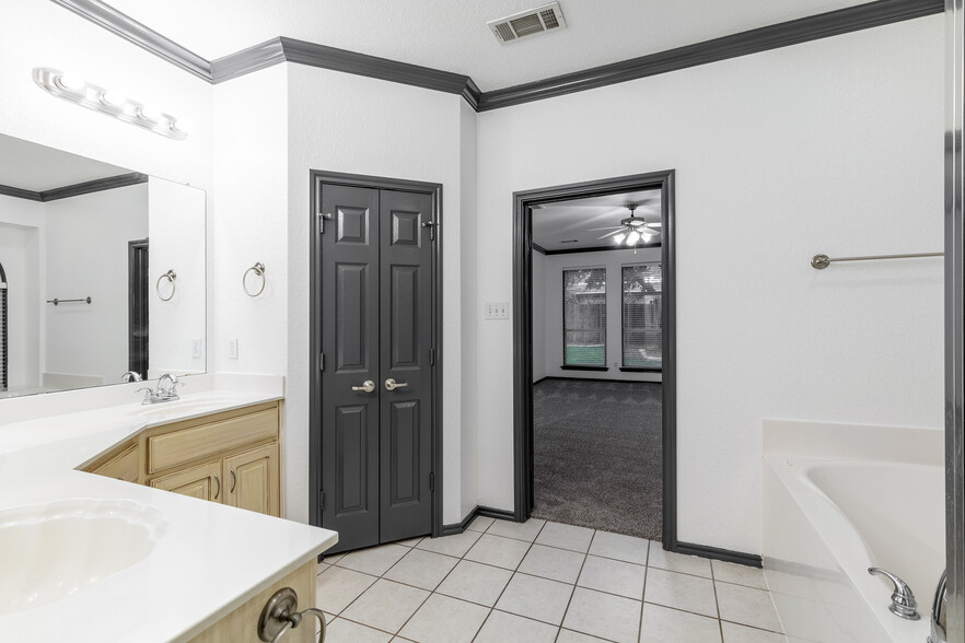 Building Photo - 1022 Shortleaf Pine Dr