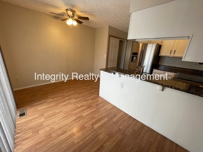 Building Photo - 2626 E Nichols Cir