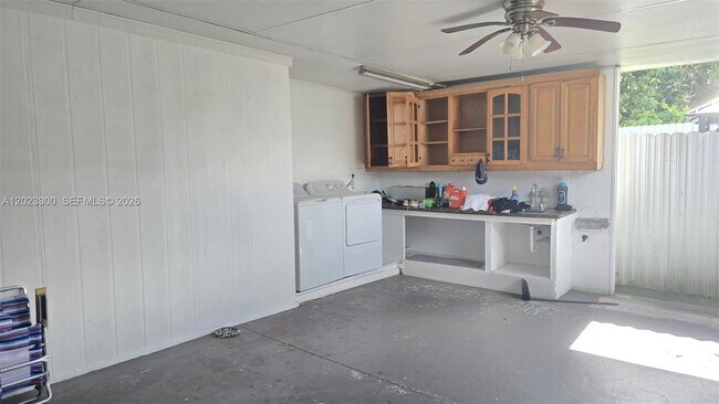 Building Photo - 2645 SW 90th Ave