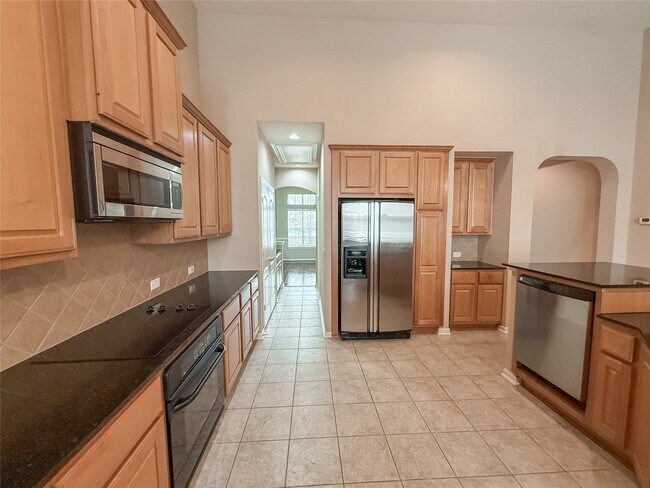 Building Photo - 2426 Clippers Square