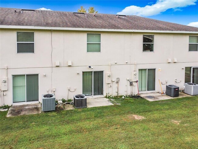 Building Photo - 249 Royal Palm Dr