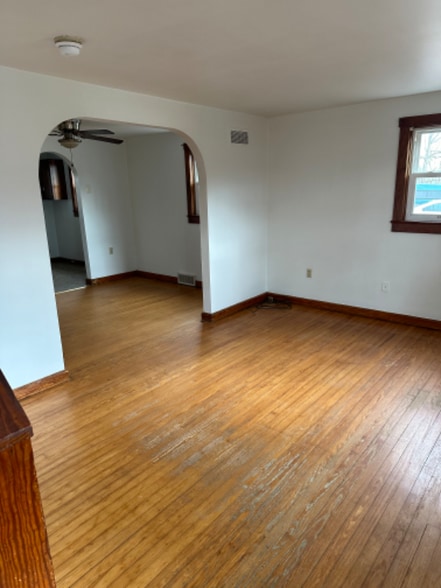 Building Photo - 745 Naylor Ave