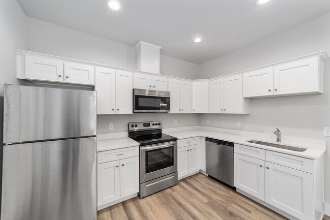 Building Photo - 4109 SW 15 Pl