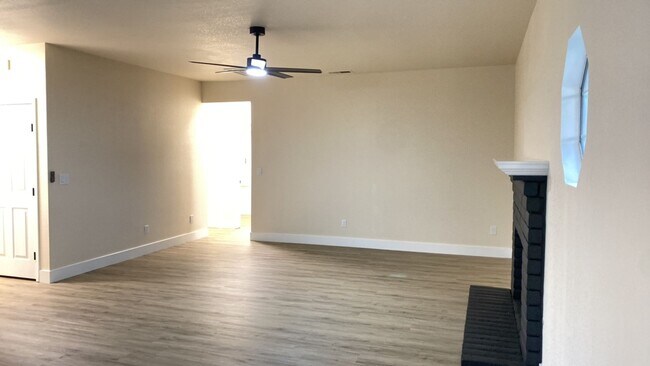 Building Photo - Charming Home in Turlock's Alpine Estates - $500 OFF FIRST MONTH RENT MOVE IN SPECIAL
