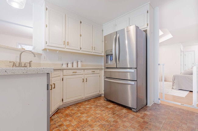 Building Photo - 630 Georgian Hills Dr