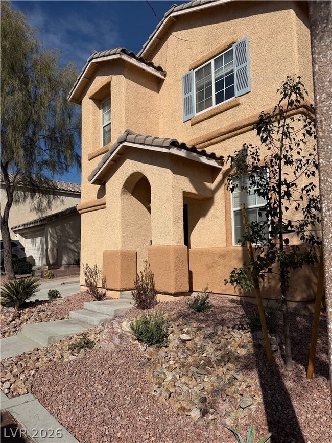 Building Photo - 2660 Heathrow St