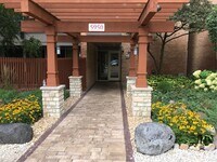 Building Photo - 5950 Oakwood Dr