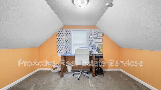 Building Photo - 1339 W Norcova Dr
