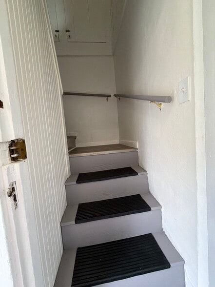Building Photo - 50 Lyng St