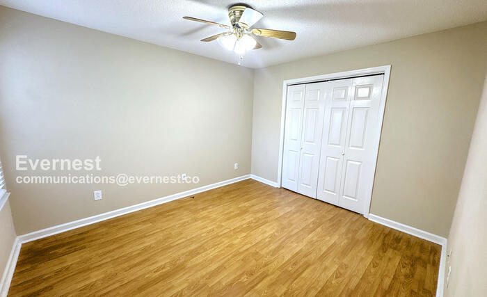 Building Photo - 319 Waters Edge Ln