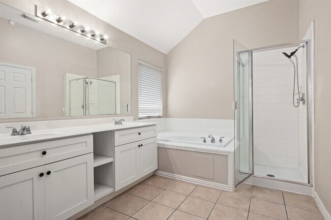 Building Photo - 7611 Waterlilly Ln