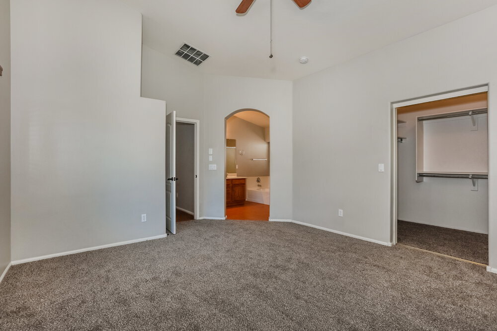 Building Photo - 38141 N Rusty Ln