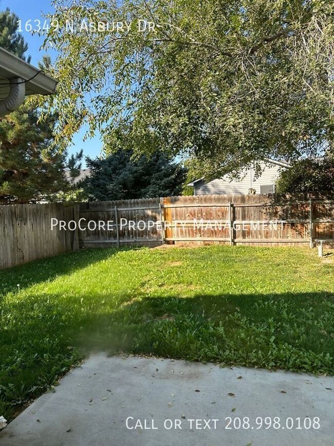 Building Photo - Discover Nampa living in this lovely 4-bed...