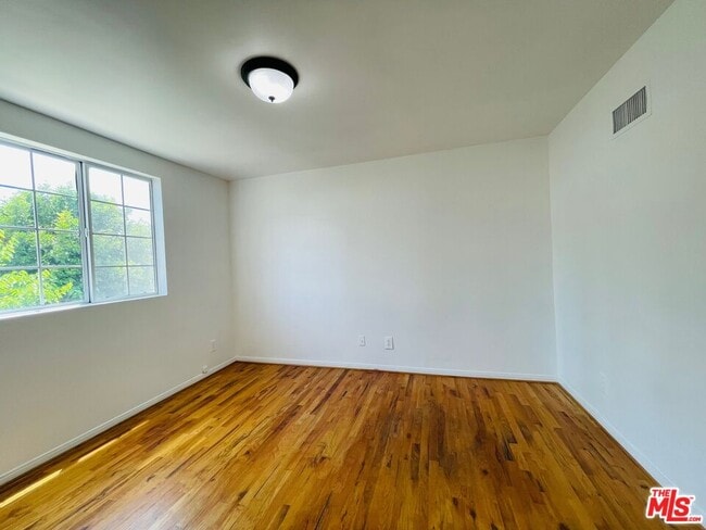 Building Photo - 5029 Klump Ave