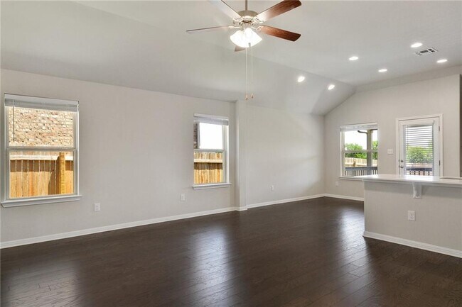 Building Photo - 1008 Goldilocks Ln