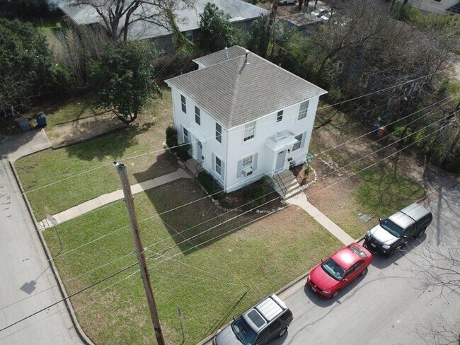Building Photo - 401 E 33rd St