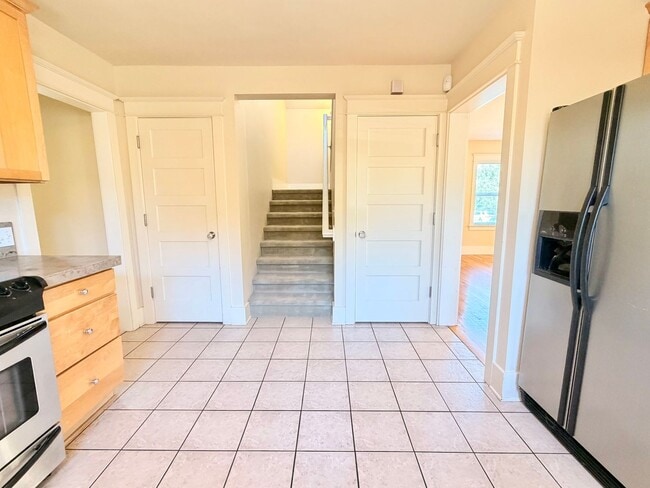 Building Photo - 2 Weeks Free! Charming Craftsman with Solar Savings, Hardwood Floors, and Private Backyard - Move...