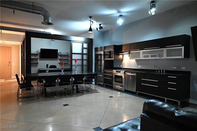 Building Photo - 200 Hoover Ave