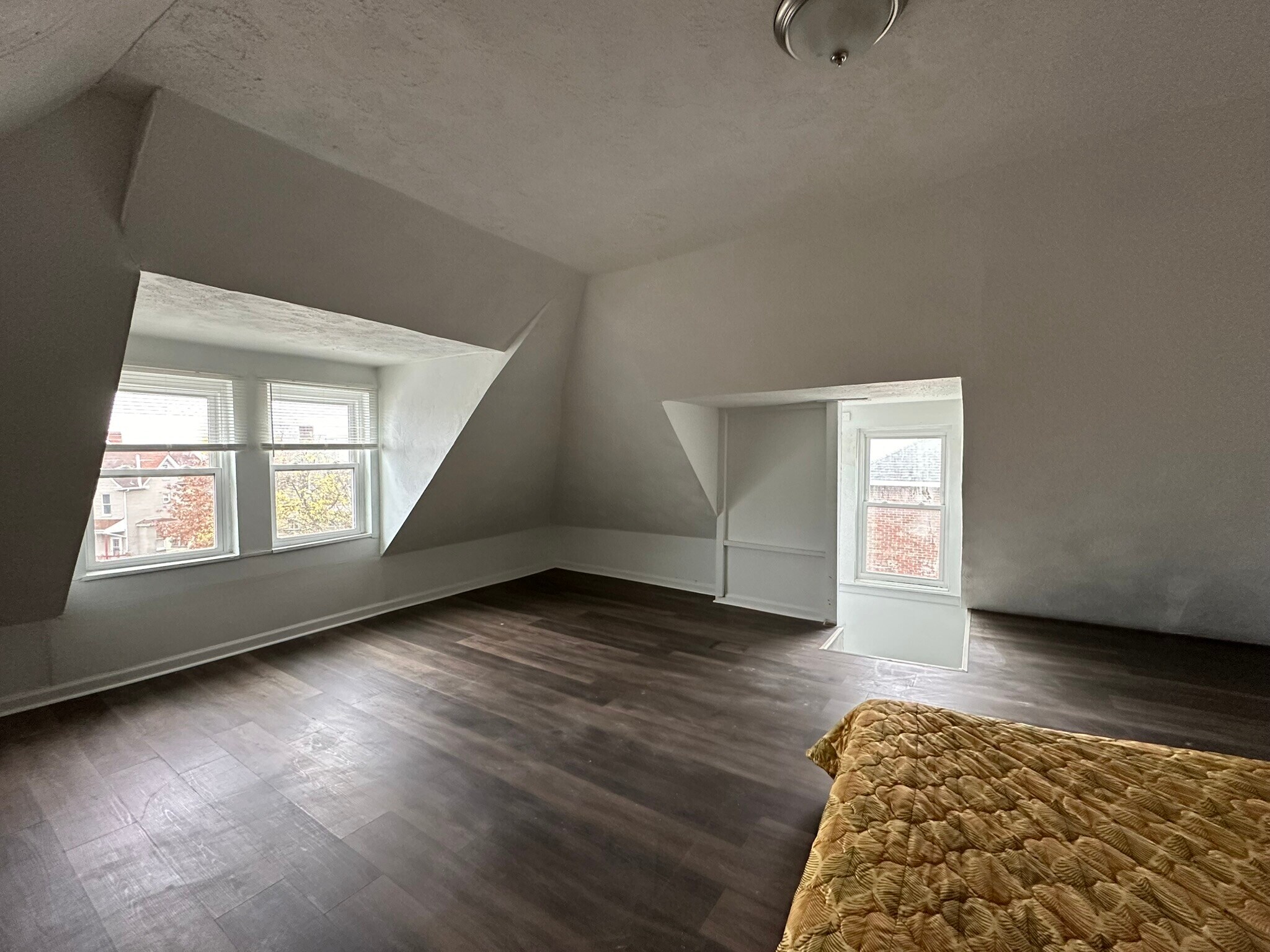 Building Photo - 1821 Realty Ave