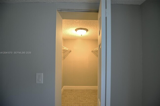 Building Photo - 703 Gardens Dr