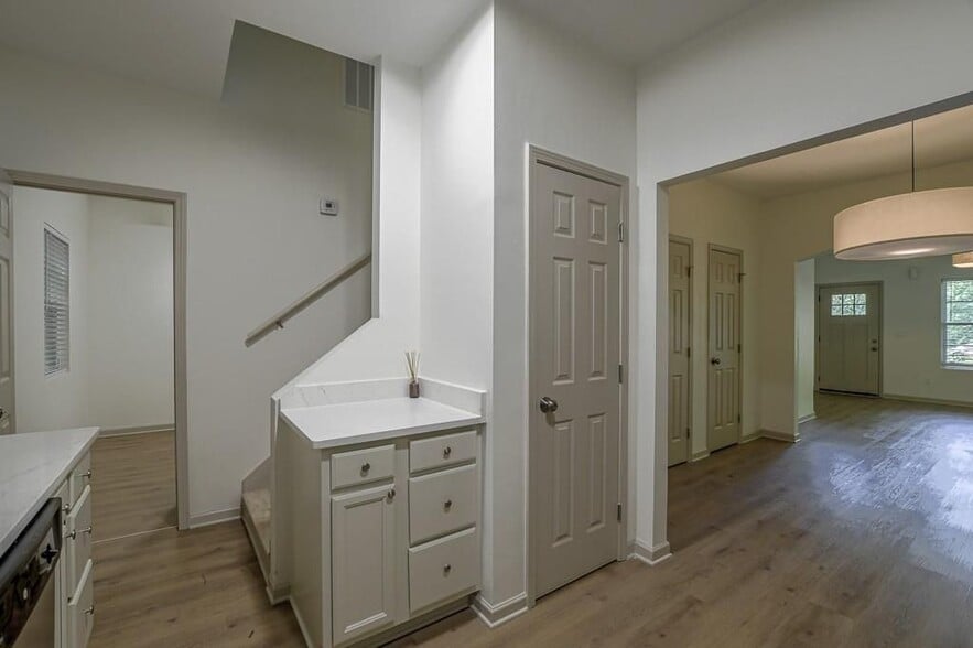 Building Photo - 70 Gardenia Dr NW