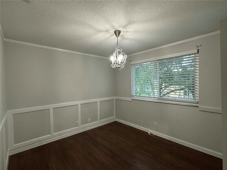 Building Photo - 2611 Regalia Way