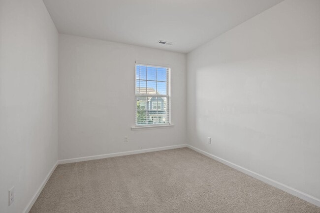 Building Photo - 3-Bedroom Home with Spacious Layout & Private Backyard in Wendell