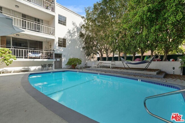 Building Photo - 7270 Hillside Ave