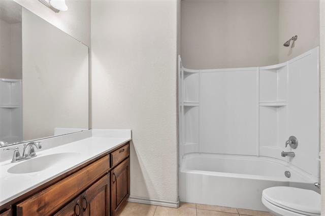 Building Photo - 5345 Thornbush Dr