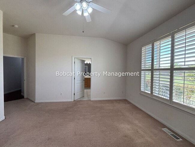Building Photo - 1626 Evergreen Dr