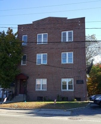 Building Photo - 817 Ringwood Ave