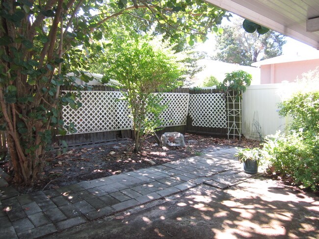 Building Photo - 700 31st Ave N