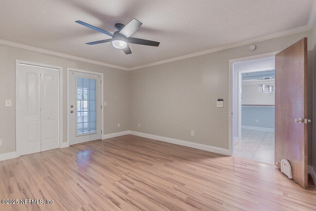 Building Photo - 8330 Cross Timbers Dr W