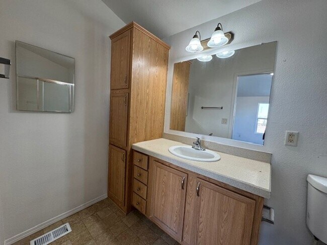 Building Photo - 3 BR house with fenced yard, Nu Paint, Carpet