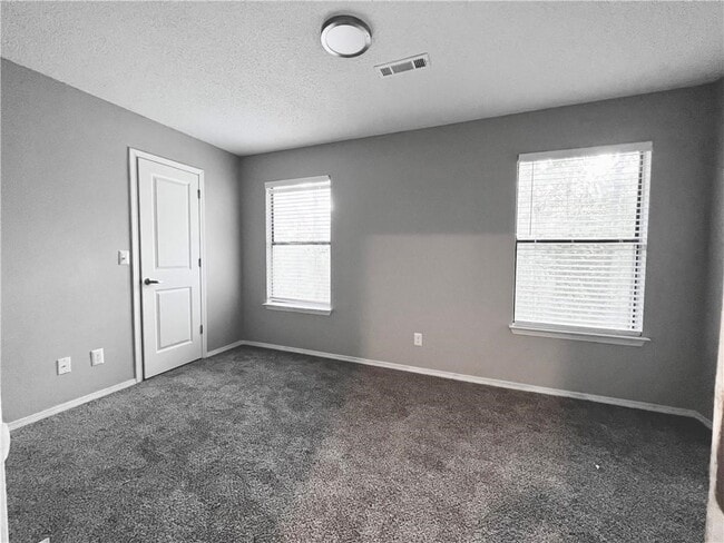 Building Photo - 3250 N Kings Cross