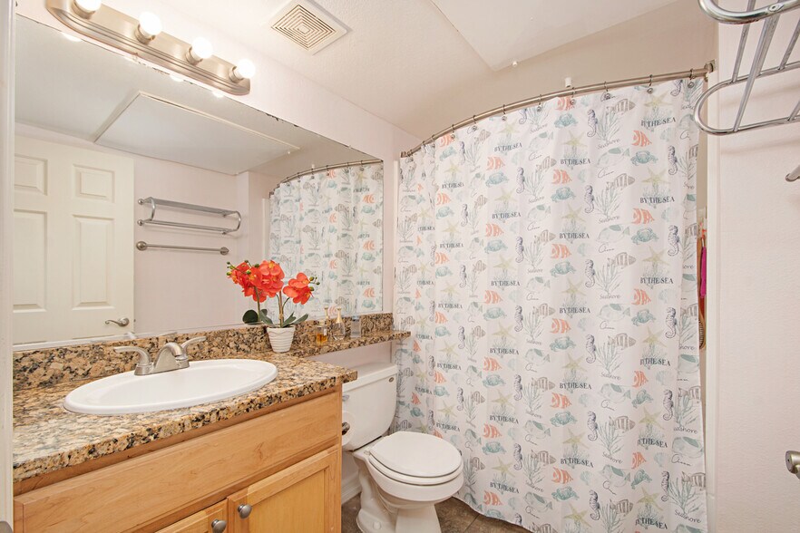 Building Photo - 15273 Maturin Dr