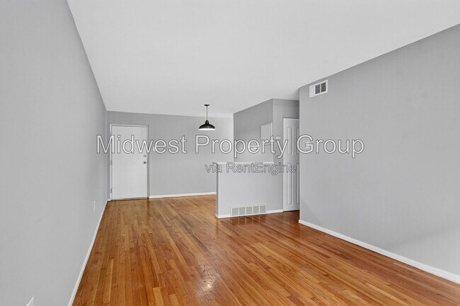 Building Photo - 2501 S Big Bend Blvd