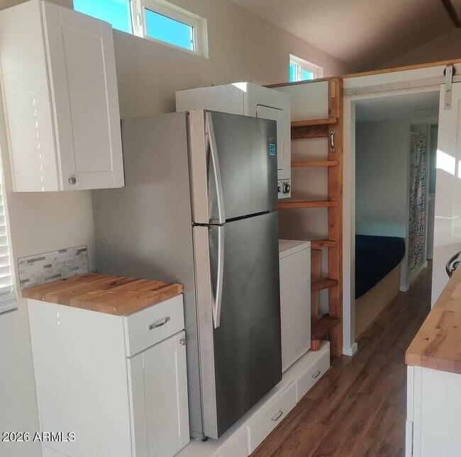 Building Photo - 2326 W Speer Trail