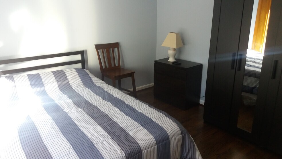 Building Photo - 37 Alexandria Dr